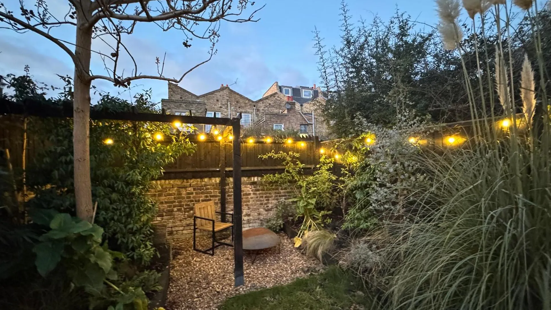 Beautifully Designed 2Bd Flat Lower Clapton 伦敦 英国